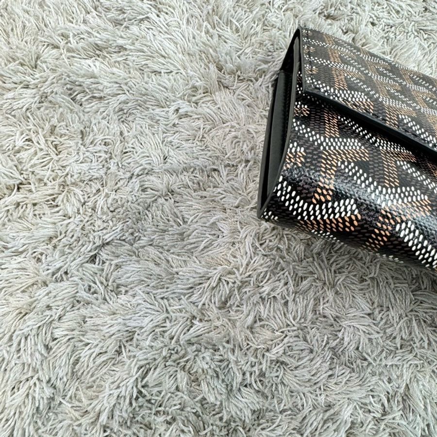 戈雅 Goyard Varenne 經典LOGO防水帆布翻蓋信封包 WOC 斜背包(黑棕)-16