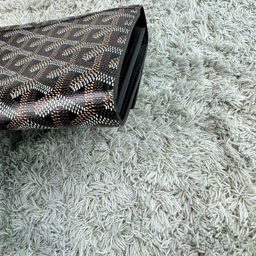 戈雅 Goyard Varenne 經典LOGO防水帆布翻蓋信封包 WOC 斜背包(黑棕)-17