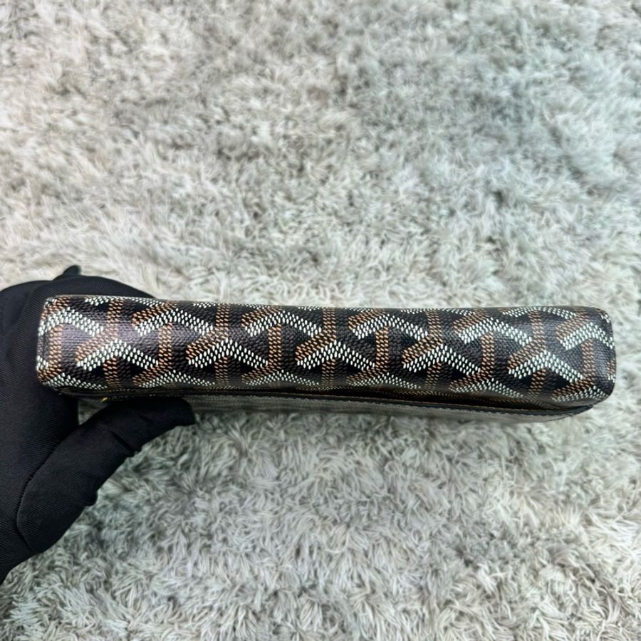 戈雅 Goyard Varenne 經典LOGO防水帆布翻蓋信封包 WOC 斜背包(黑棕)-20