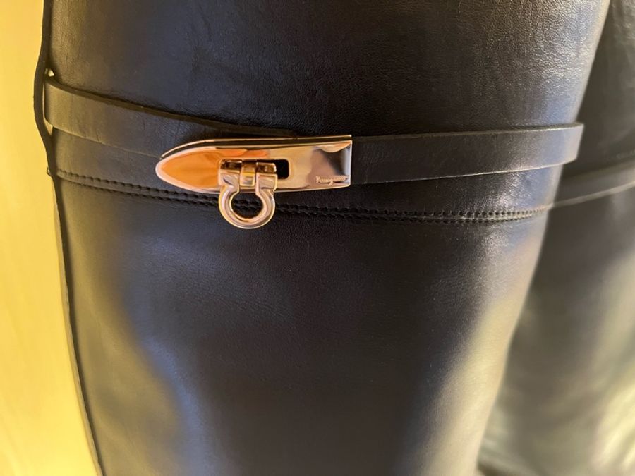【新春鞋類第二件半價】近全新Salvatore Ferragamo長靴-2