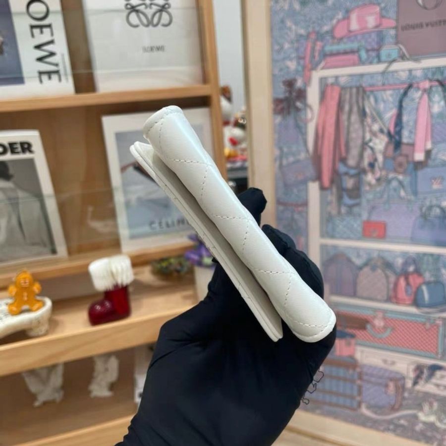 Chanel 香奈兒 菱格紋白色小羊皮卡包零錢包 水鑽銀扣-18
