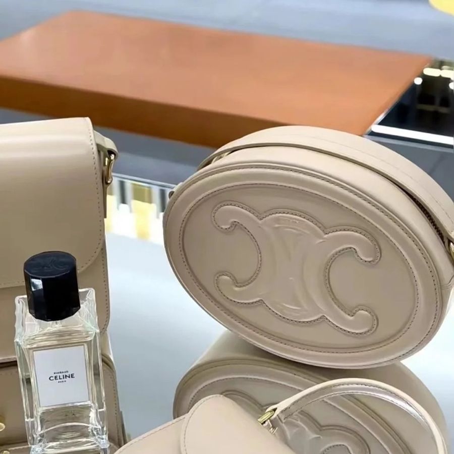 Celine Cuir Triomphe 月餅包 滑面牛皮 凱旋門橢圓斜背包 奶茶色/淺石灰色-4