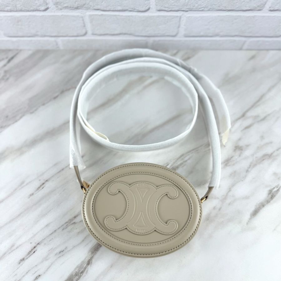 Celine Cuir Triomphe 月餅包 滑面牛皮 凱旋門橢圓斜背包 奶茶色/淺石灰色-5