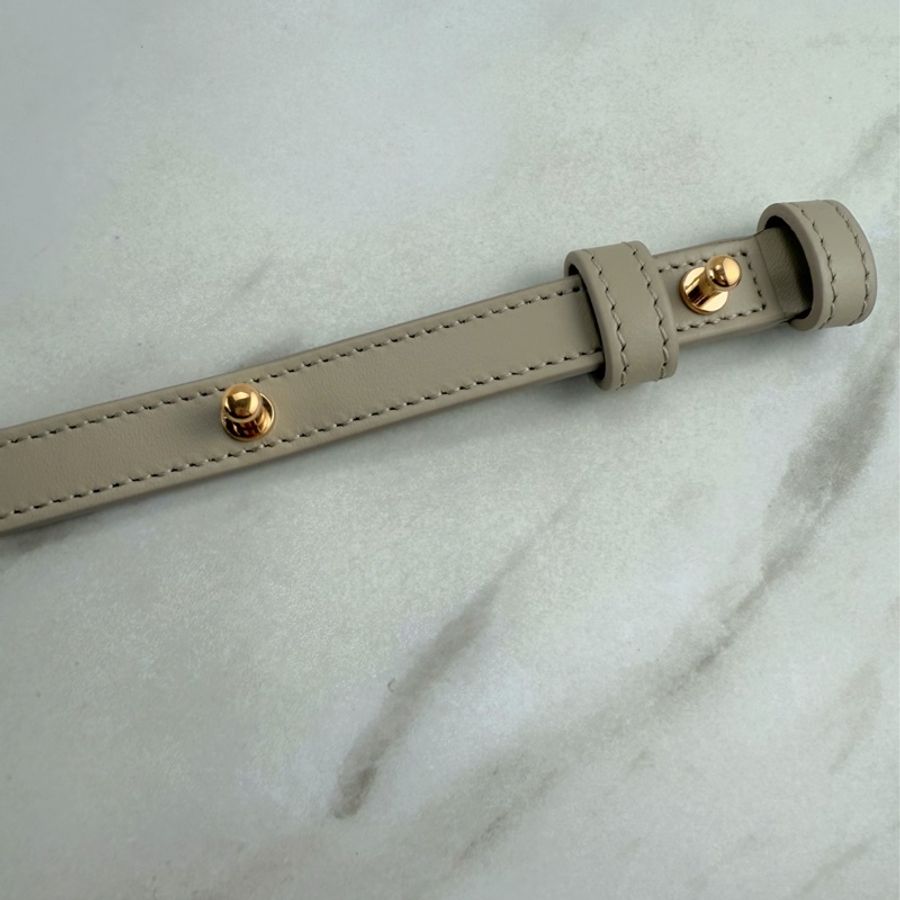 Celine Cuir Triomphe 月餅包 滑面牛皮 凱旋門橢圓斜背包 奶茶色/淺石灰色-13