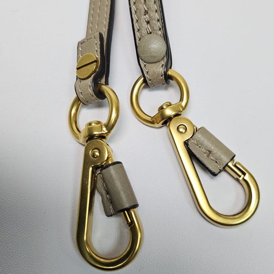 Chloe - Small Nile Bracelet Bag-26