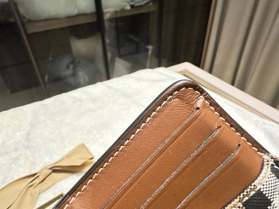 Burberry 經典格紋L型零錢卡夾-21
