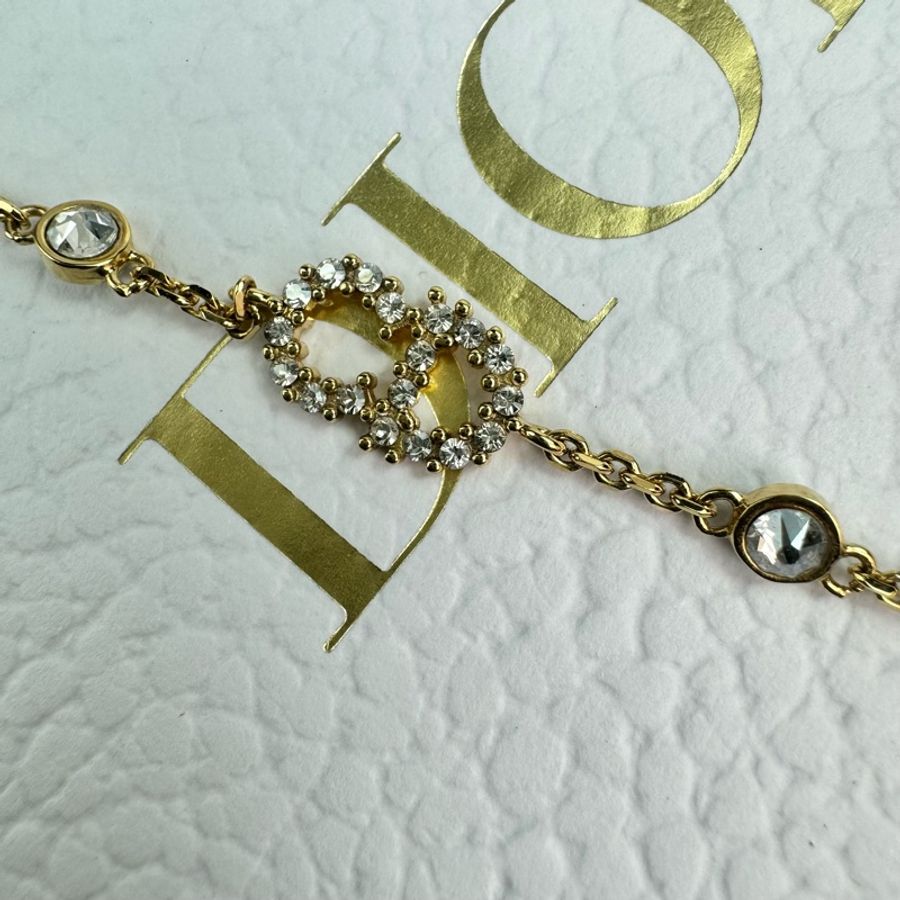 DIOR 經典CLAIR D LUNE品牌LOGOG水鑽/珍珠鑲飾造型手鍊(金)-12
