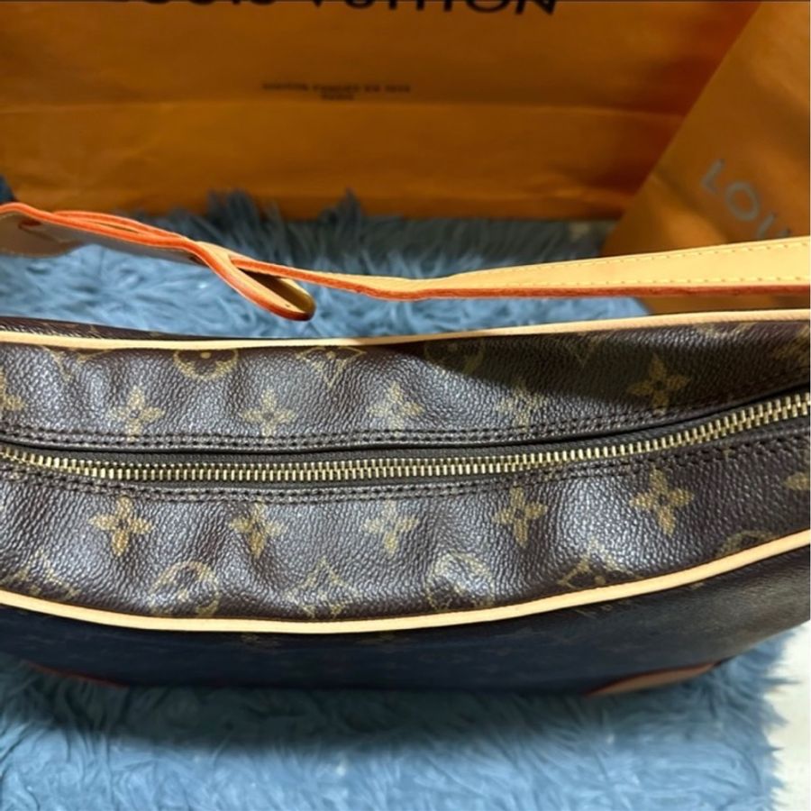 #LV#ouisvuitton #牛角包 #斜背包#郵差包-5