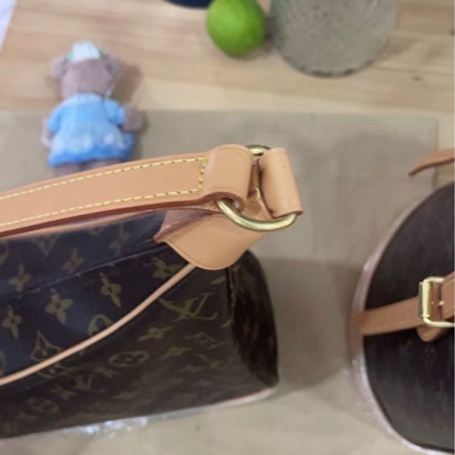 #LV#ouisvuitton #牛角包 #斜背包#郵差包-29