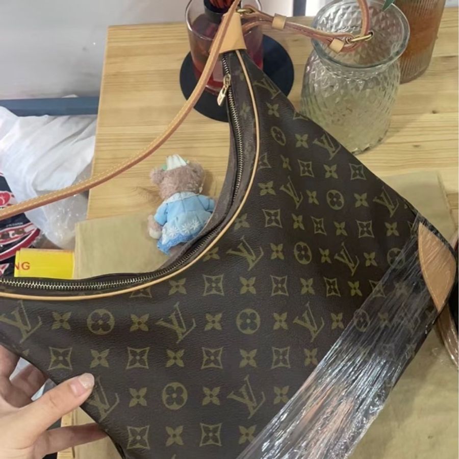 #LV#ouisvuitton #牛角包 #斜背包#郵差包-32