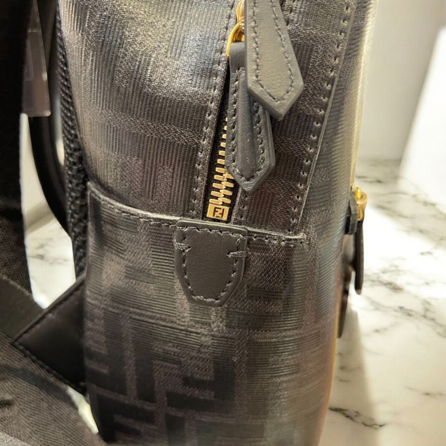 FENDI FF LOGO MINI後背包/黑-2
