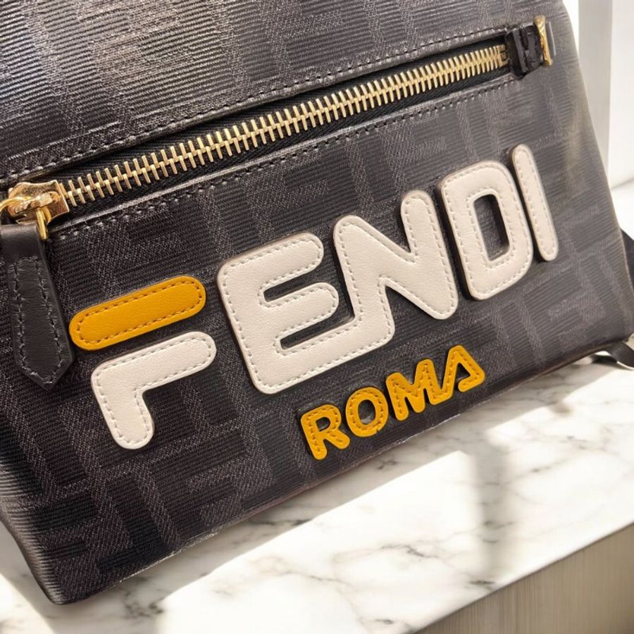 FENDI FF LOGO MINI後背包/黑-3