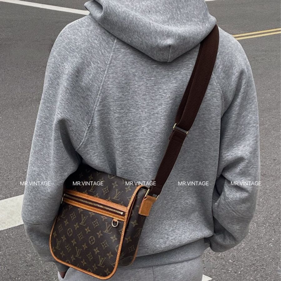 🏷️ Louis Vuitton 斜背包-1
