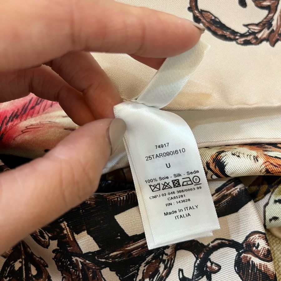 (全新)絕版、限量 DIOR 絲巾 方巾 公牛、獅子 90-3