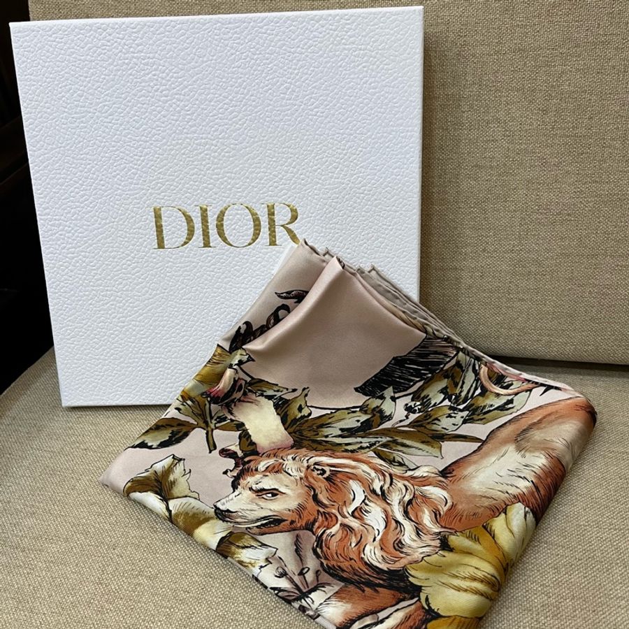 (全新)絕版、限量 DIOR 絲巾 方巾 公牛、獅子 90-5