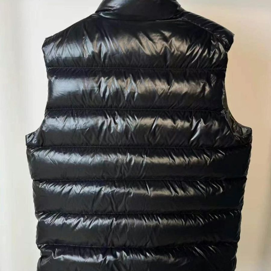Moncler Tibb黑色羽絨背心 全新閒置-1