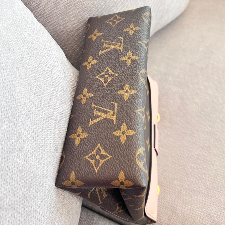 Louis Vuitton LOCKY BB 玫瑰粉 （晶片版）M44080-16