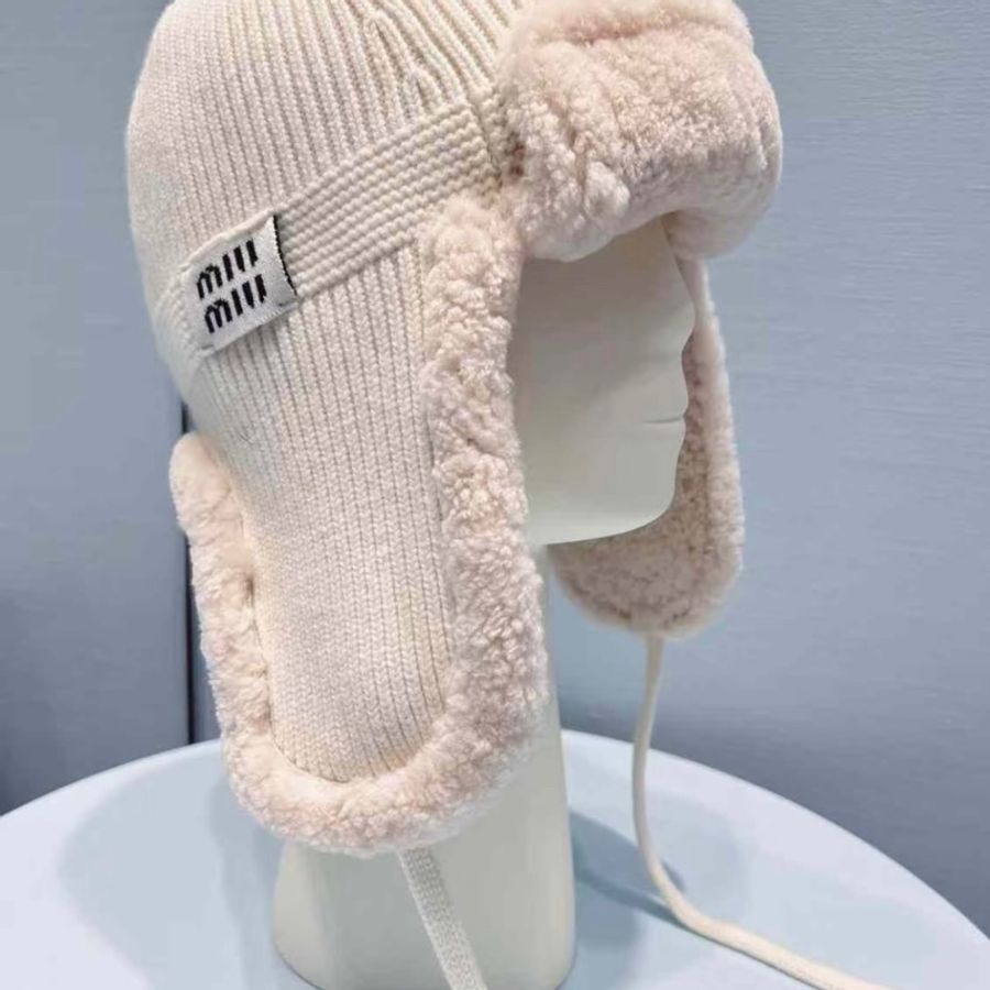 miumiu滑雪帽 毛帽 雷鋒帽-1