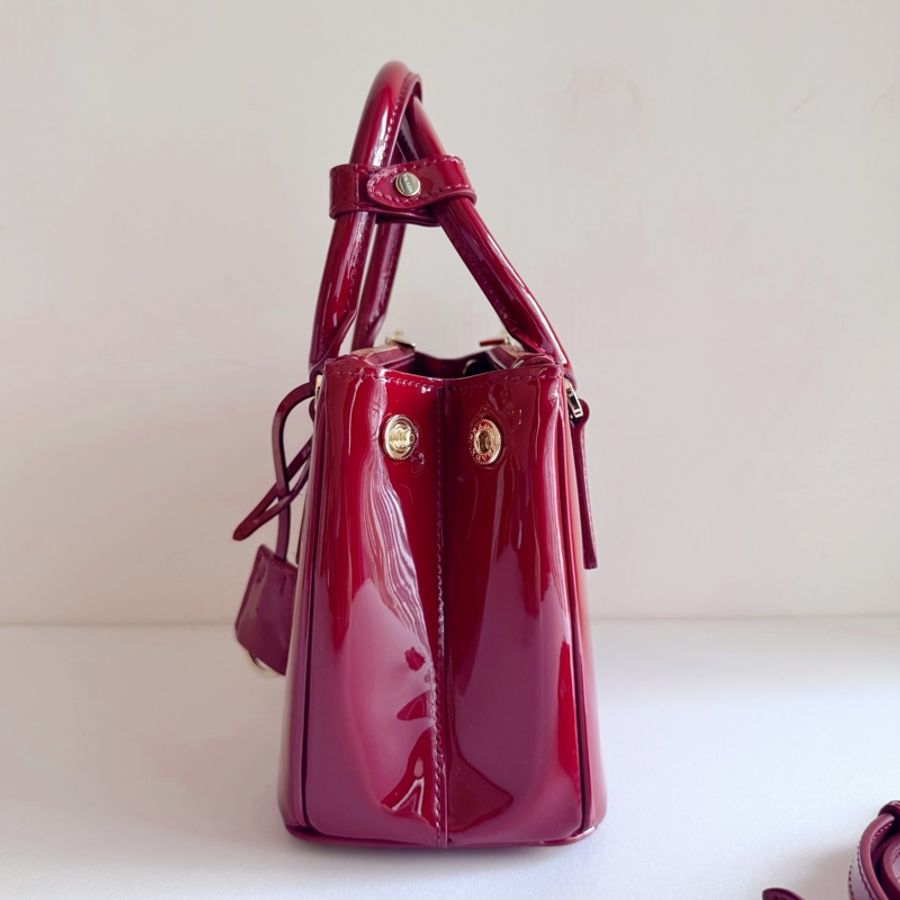 便宜賣Prada Galleria Borsa Vernice Cherry櫻桃紅亮面皮革手提肩背包-3