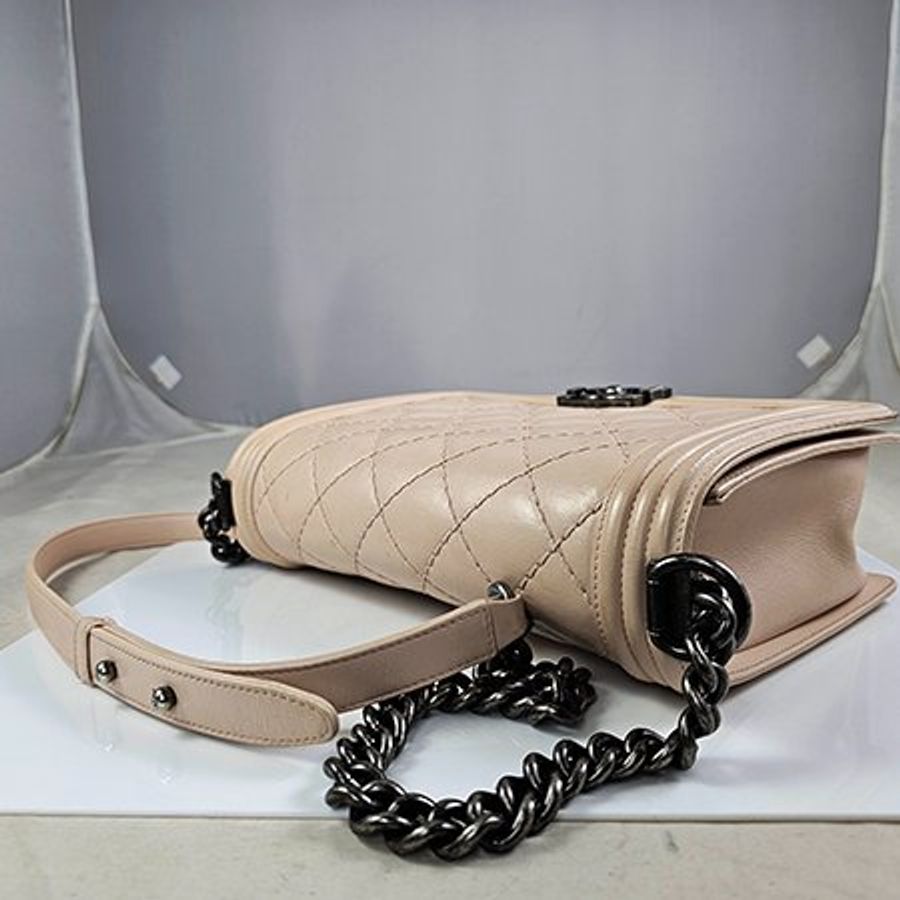CHANEL粉膚色粗線菱格紋牛皮 BOY 兩用包 28CM-2