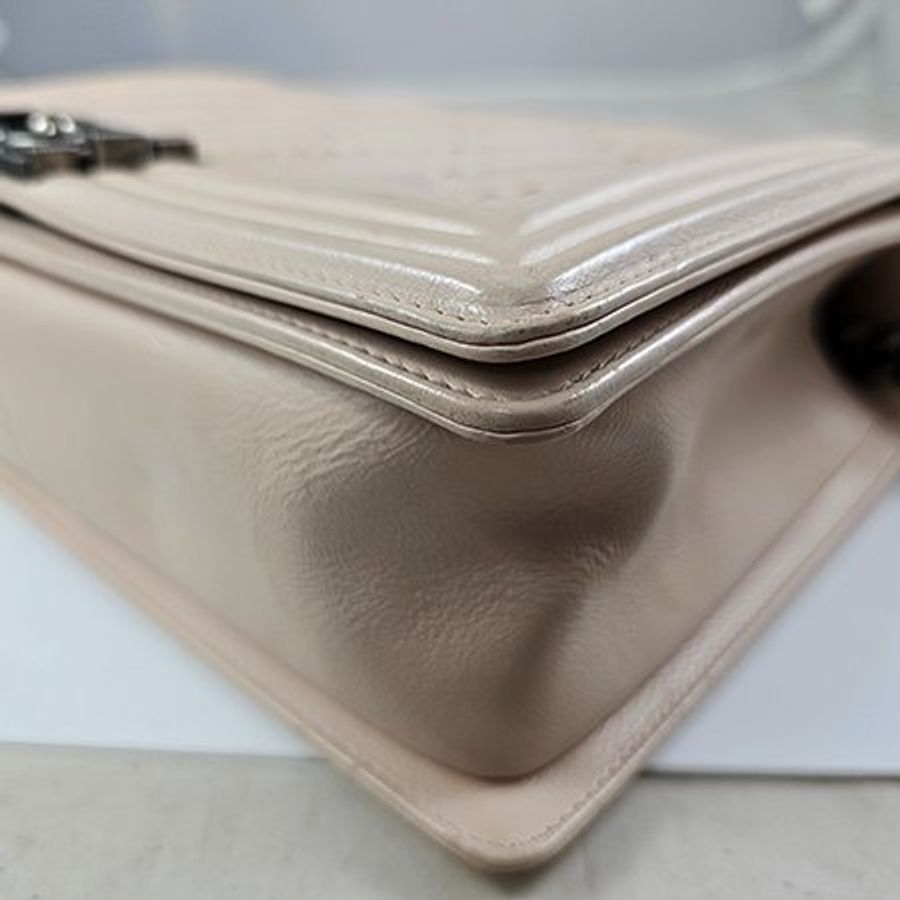 CHANEL粉膚色粗線菱格紋牛皮 BOY 兩用包 28CM-4