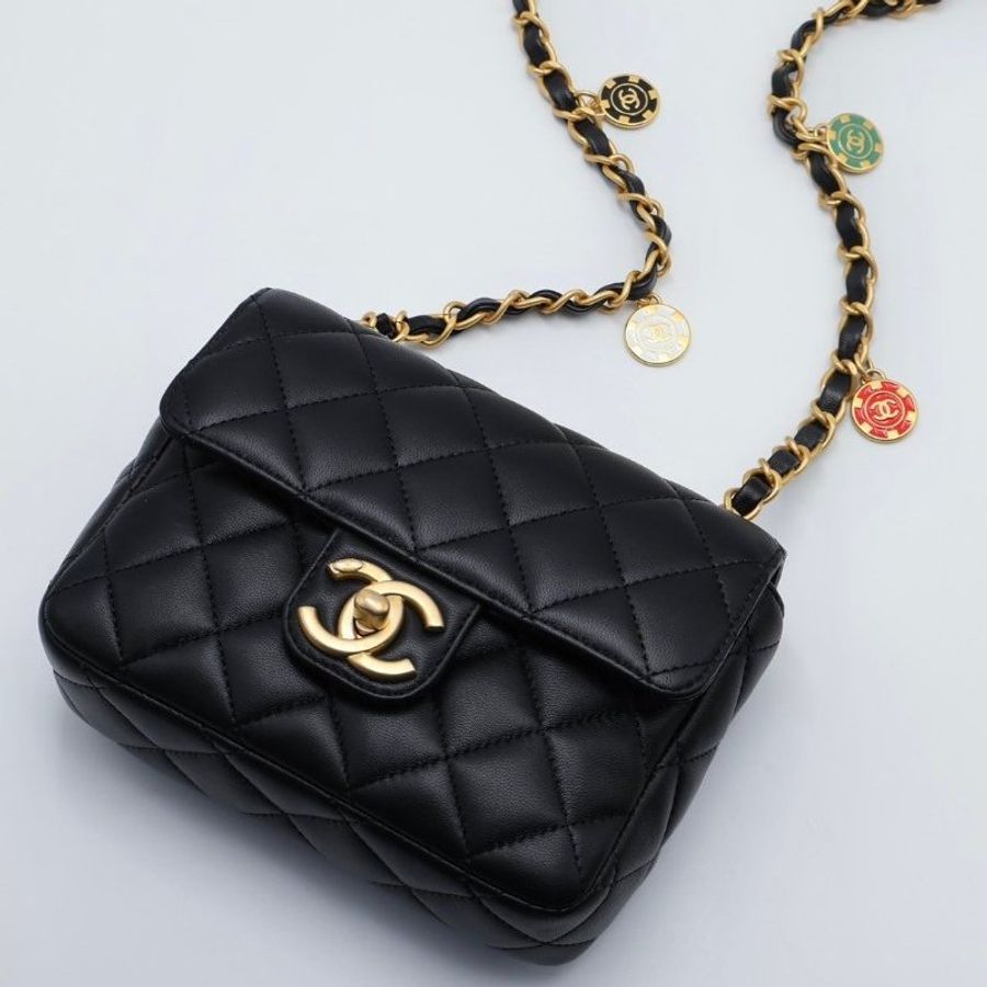 CHANEL 23C琺瑯籌碼金鏈口蓋包 - 方胖黑金-0