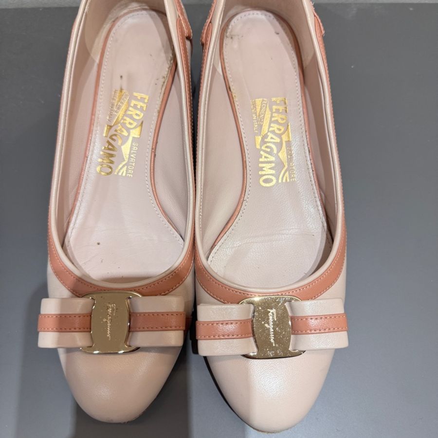 Salvatore Ferragamo 經典蝴蝶結拼色低跟鞋-5