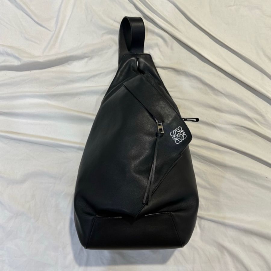 LOEWE loewe anton sling 大款白logo皮革包 送禮 情人節 生日-6