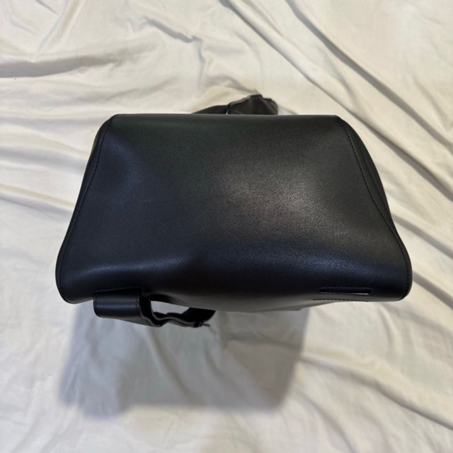 LOEWE loewe anton sling 大款白logo皮革包 送禮 情人節 生日-8