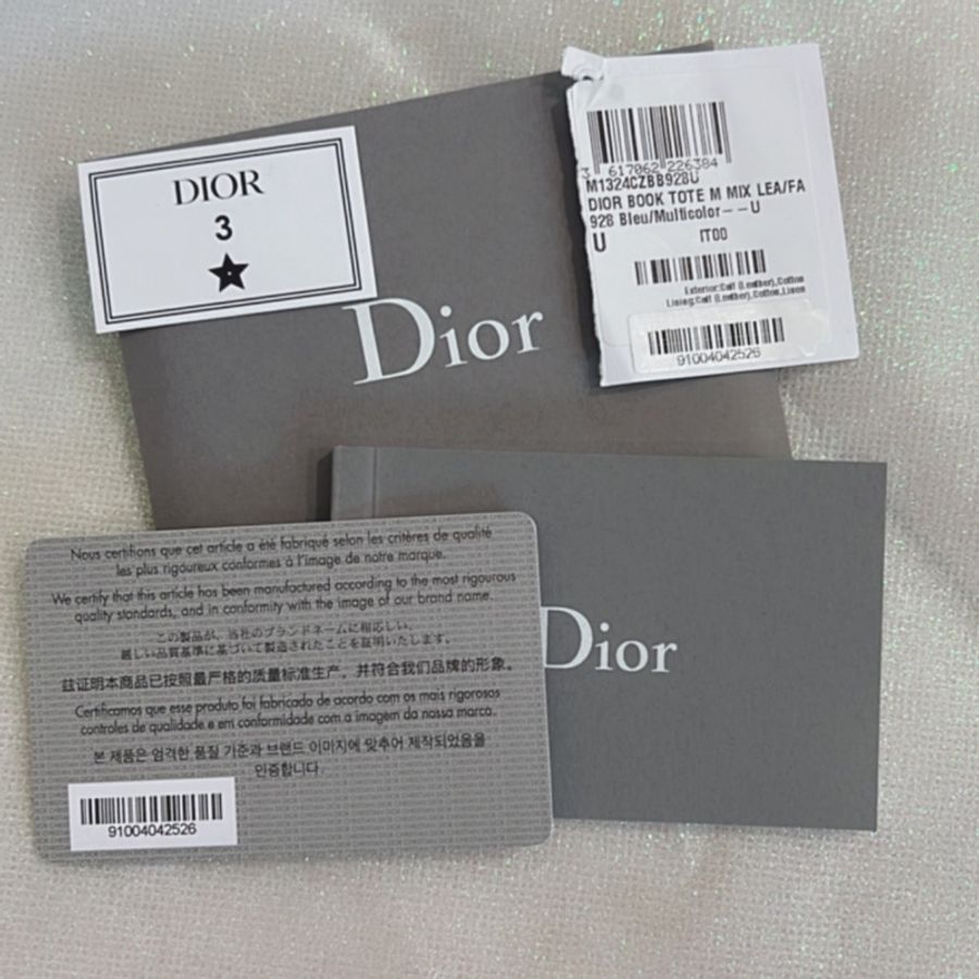 ෆ 2024新款🔥Dior book tote中號有肩帶-5