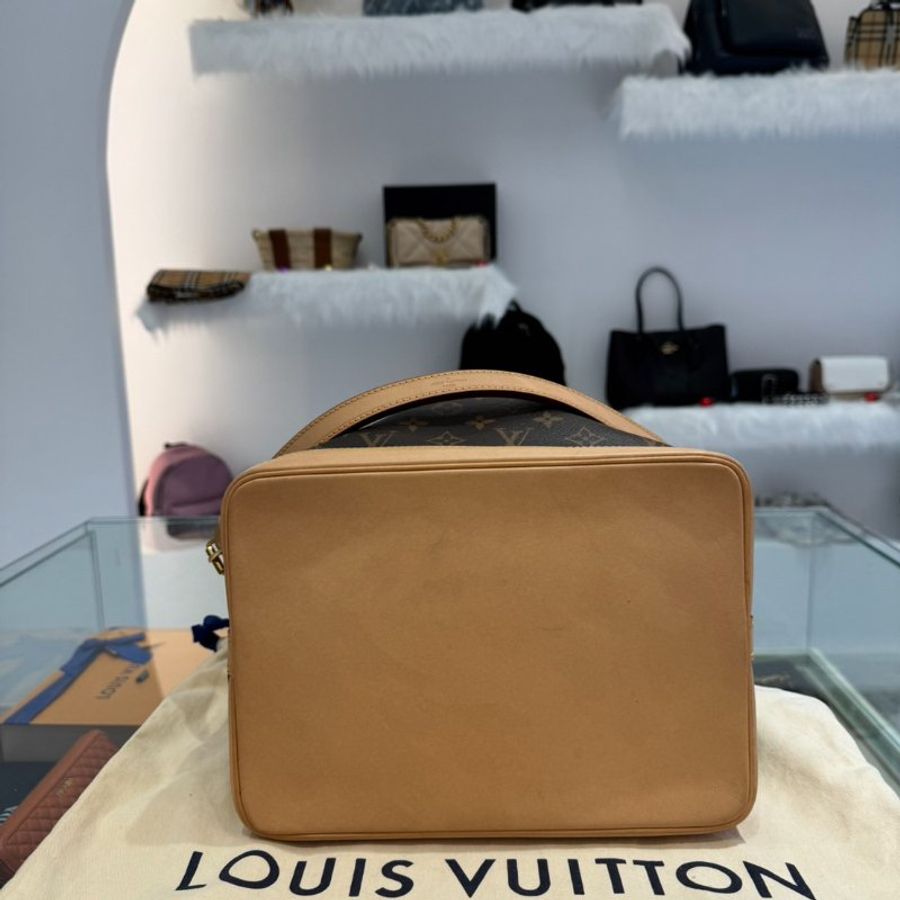 LV Petit Noé 手提水桶包-7