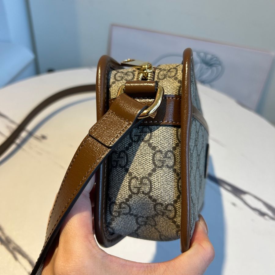 Gucci 大小很剛好的斜背包❤️😎-2
