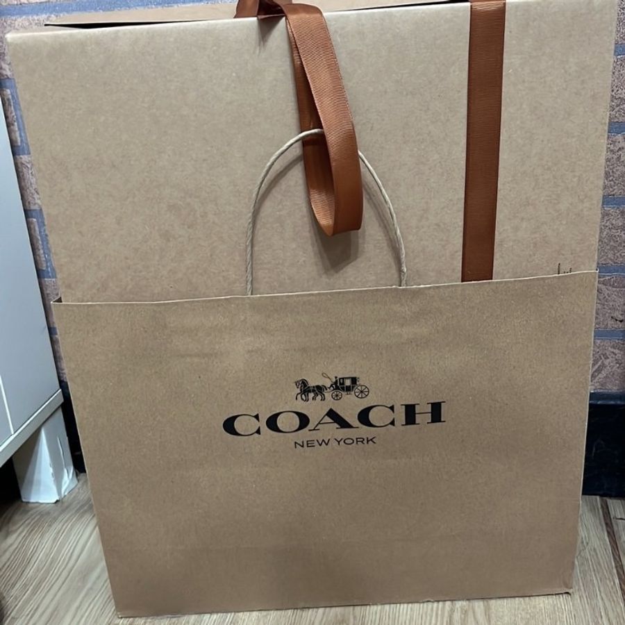 Coach經典白色緹花LOGO開放式托特包(全新 可議價)-4