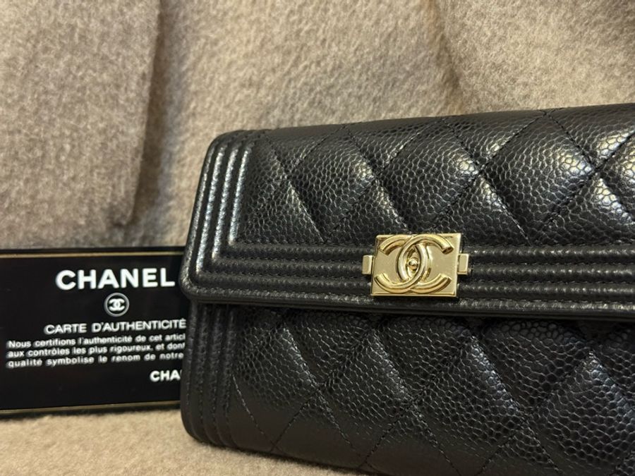 CHANEL BOY 金釦中夾-1