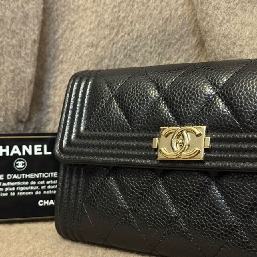 CHANEL BOY 金釦中夾-5