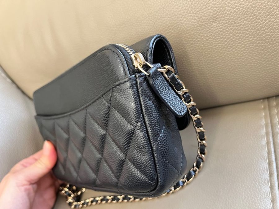 CHANEL WOC (Chanel Flap Phone Holder with Classic Chain)-4
