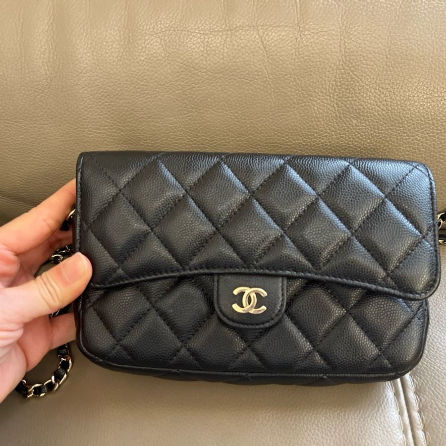 CHANEL WOC (Chanel Flap Phone Holder with Classic Chain)-5