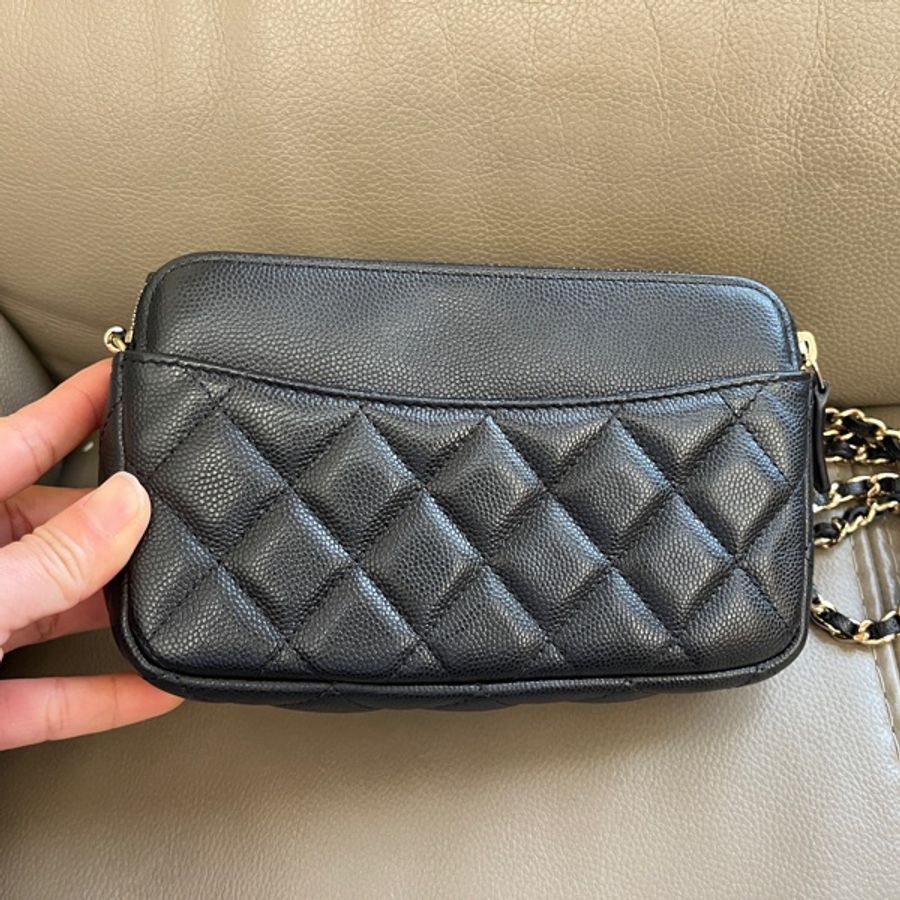 CHANEL WOC (Chanel Flap Phone Holder with Classic Chain)-6