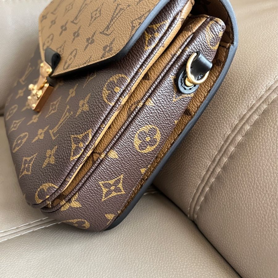 LV M44876-2