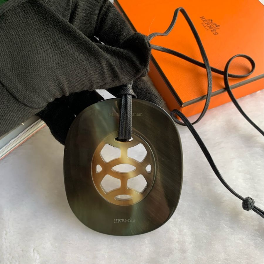 Hermes Lift 水牛角吊墜項鍊(黑色/琥珀色)-5
