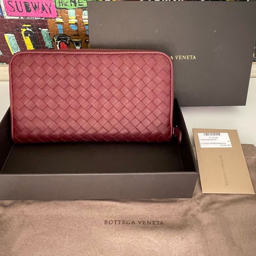 BOTTEGA VENETA Intrecciato Zip Around Wallet 經典編織小羊皮拉鍊長夾-1