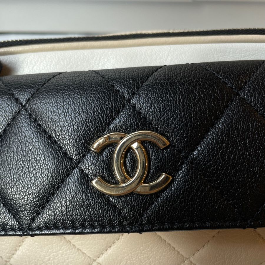 Chanel 黑白米拼色牛皮腰包-2