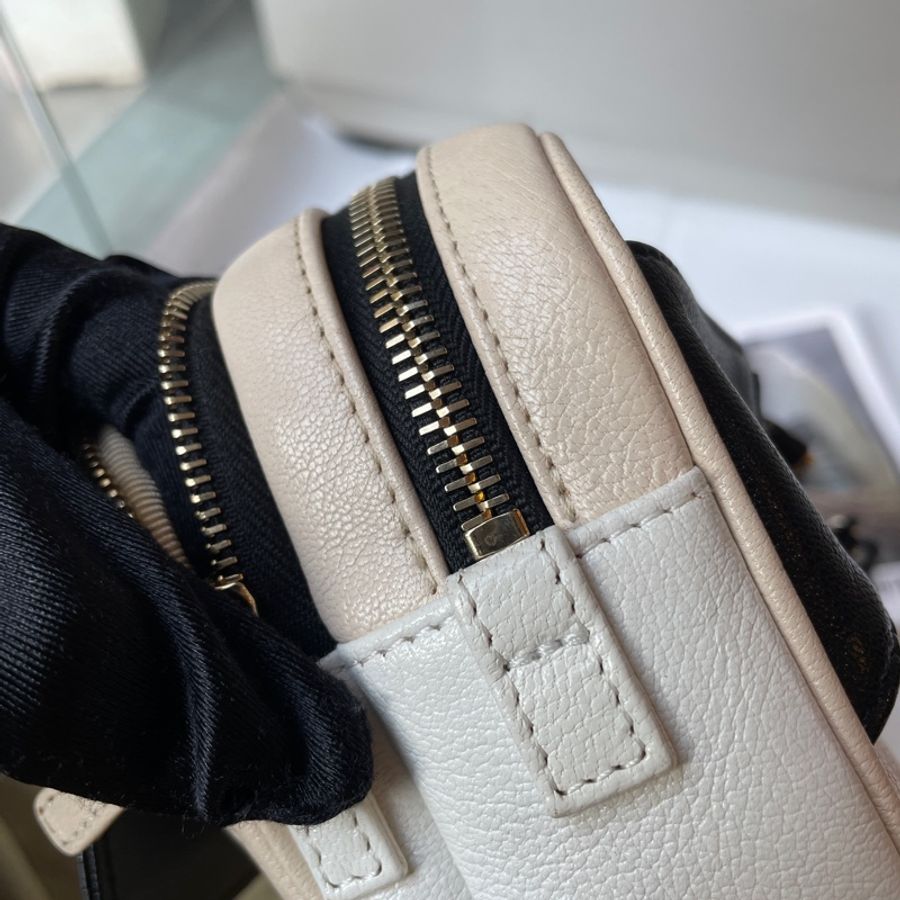 Chanel 黑白米拼色牛皮腰包-15