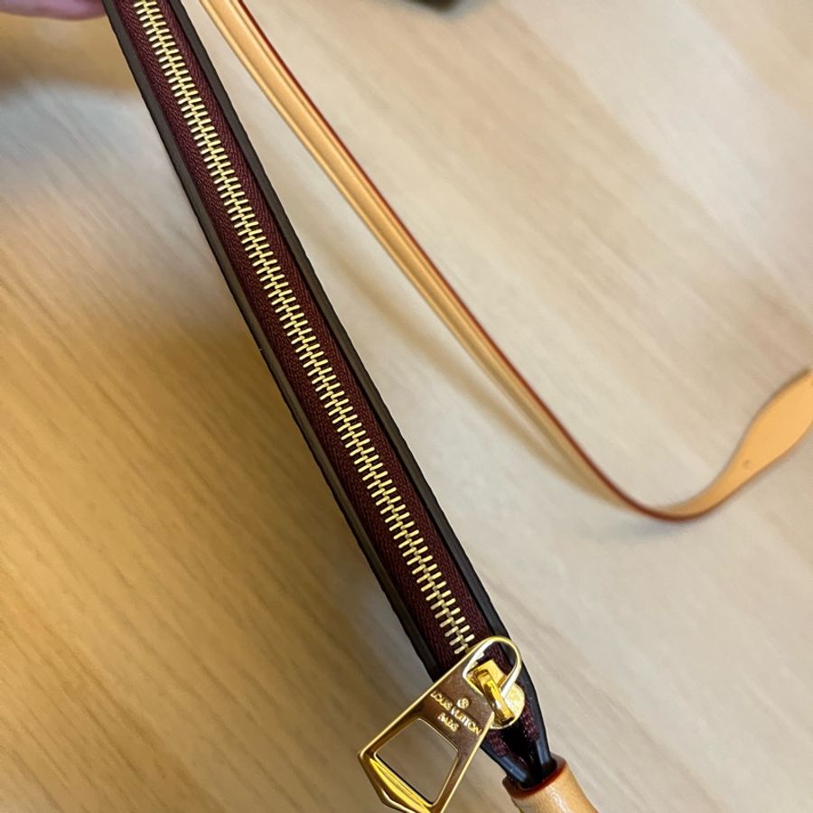 LV CARRYALL PM-11