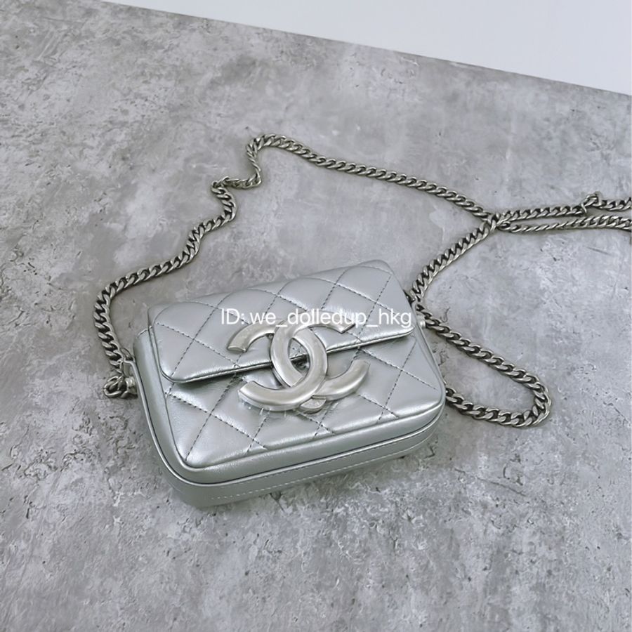 Chanel 銀色 大logo 牛皮小廢包-0
