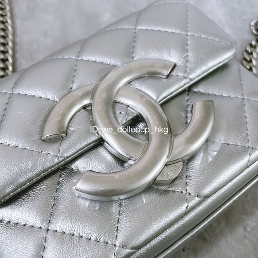 Chanel 銀色 大logo 牛皮小廢包-3