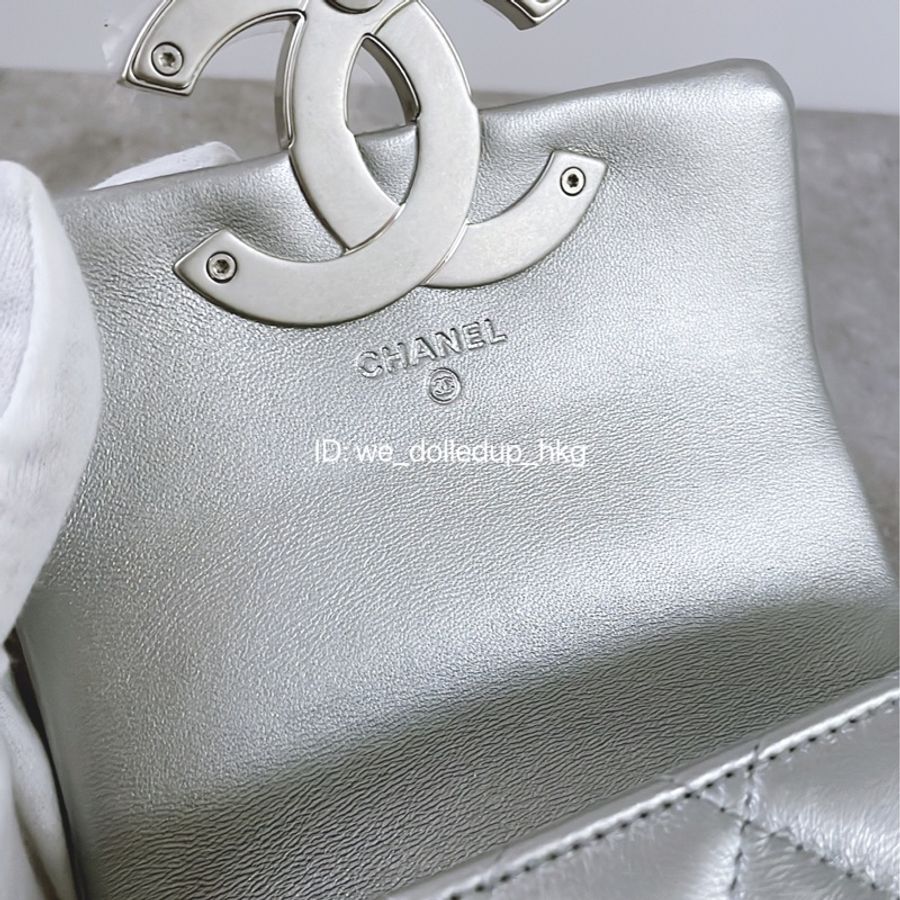 Chanel 銀色 大logo 牛皮小廢包-8