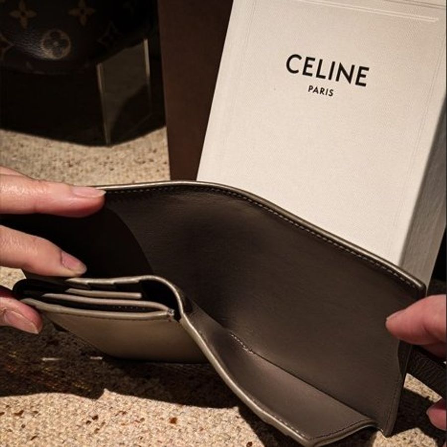 Celine 小牛皮strap雙色短夾-3