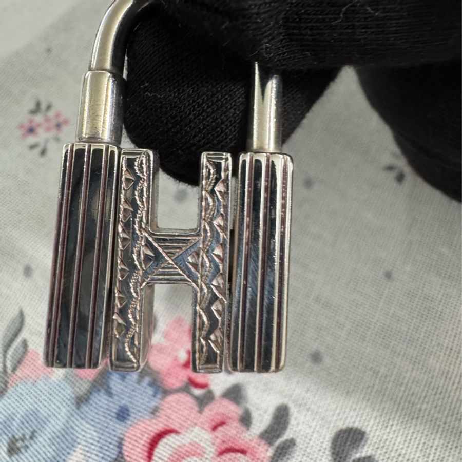 Hermes H銀釦雕花年度鎖-13