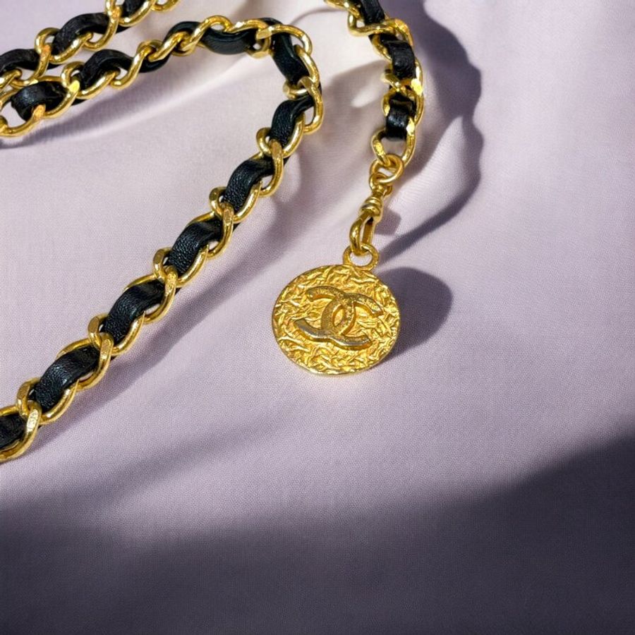 CHANEL 金色皮穿鏈圓牌腰鍊-3